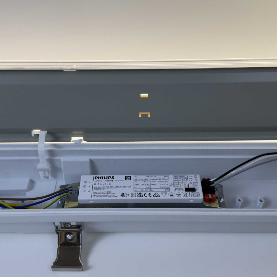 Вологозахищений лінійний світильник RAYFOR WL05 1500мм 60W 9600Lm 3CCT IP66 Philips 5р транзитний